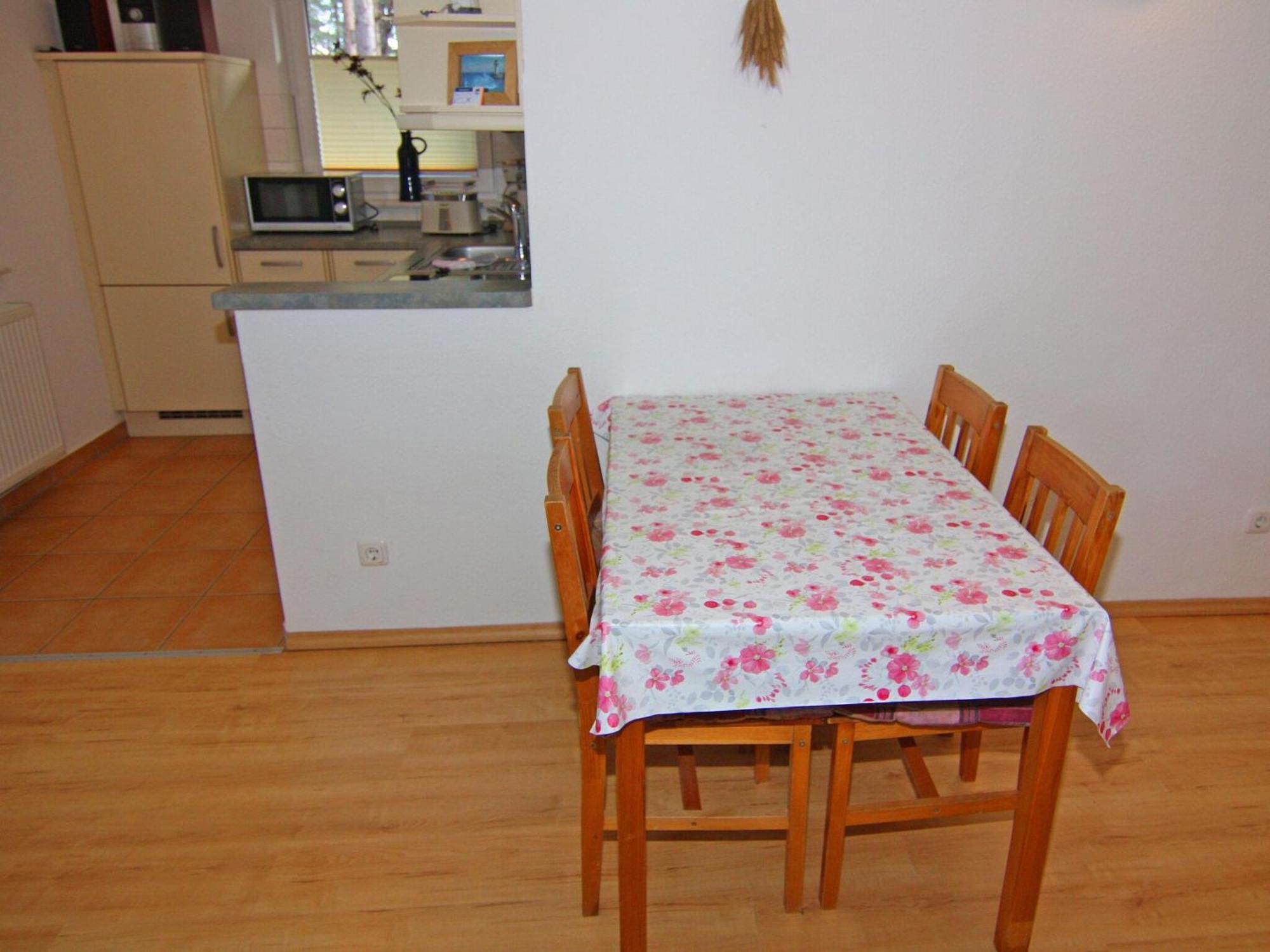 Inviting Holiday Home With Garden Trassenheide Zewnętrze zdjęcie